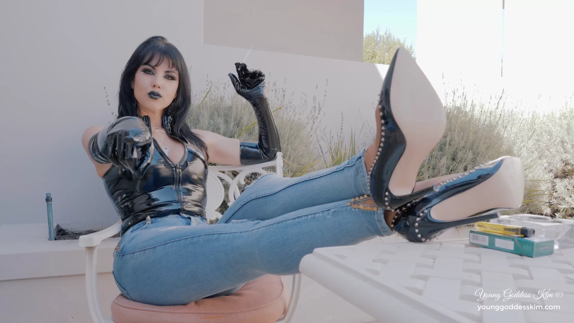 Sole Purpose: Smoke Break Service - Smoking Fetish Clips - Young Goddess Kim